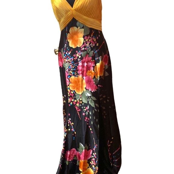 WOW! Prom/Pageant Dress Size 12 - Picture 2 of 8